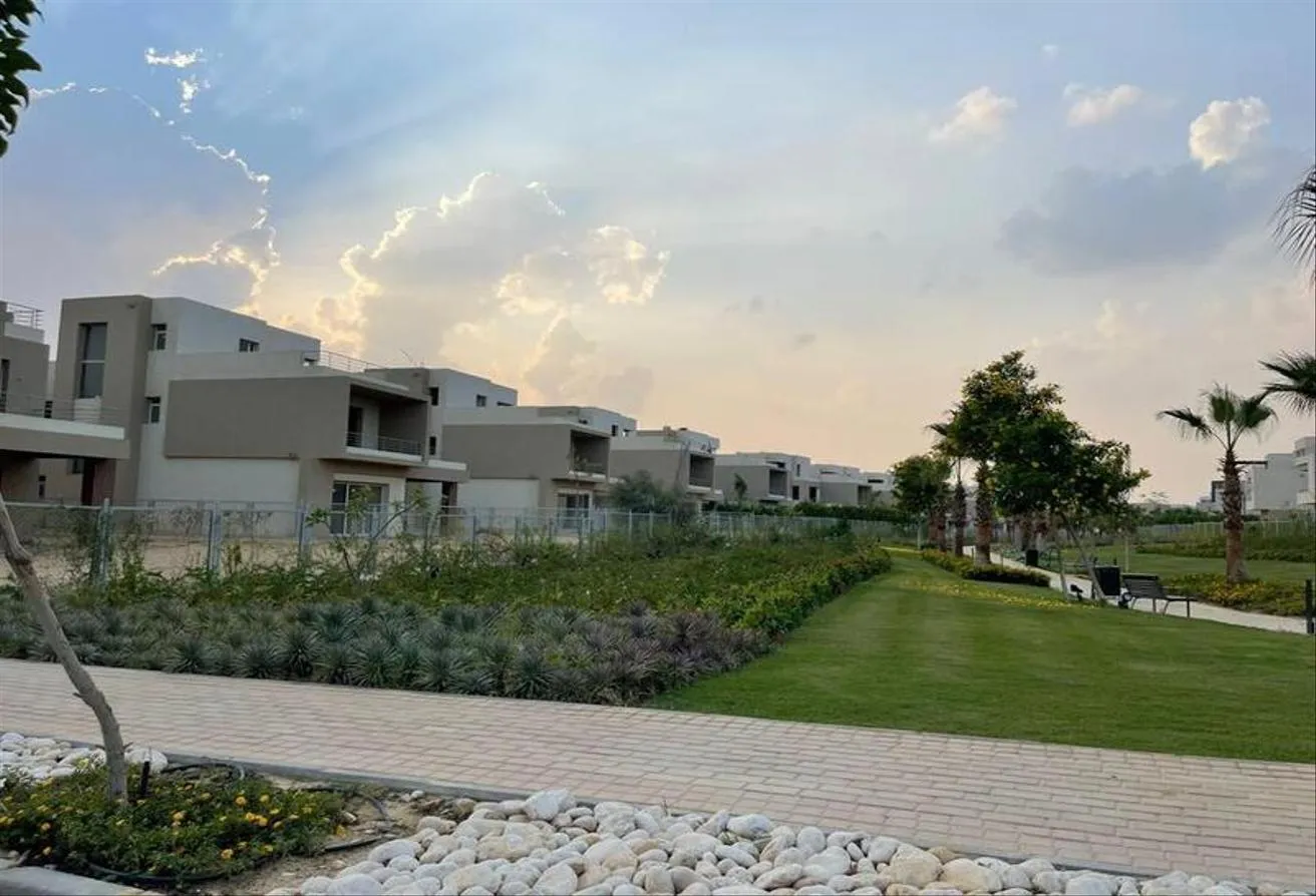 Sale in The Crown: With Installments Luxury Town House in the crown