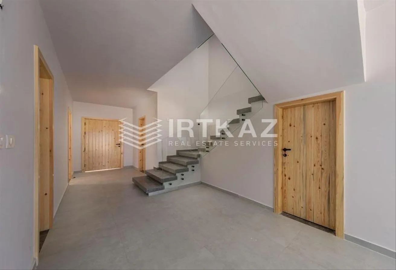 Gallery Image 6