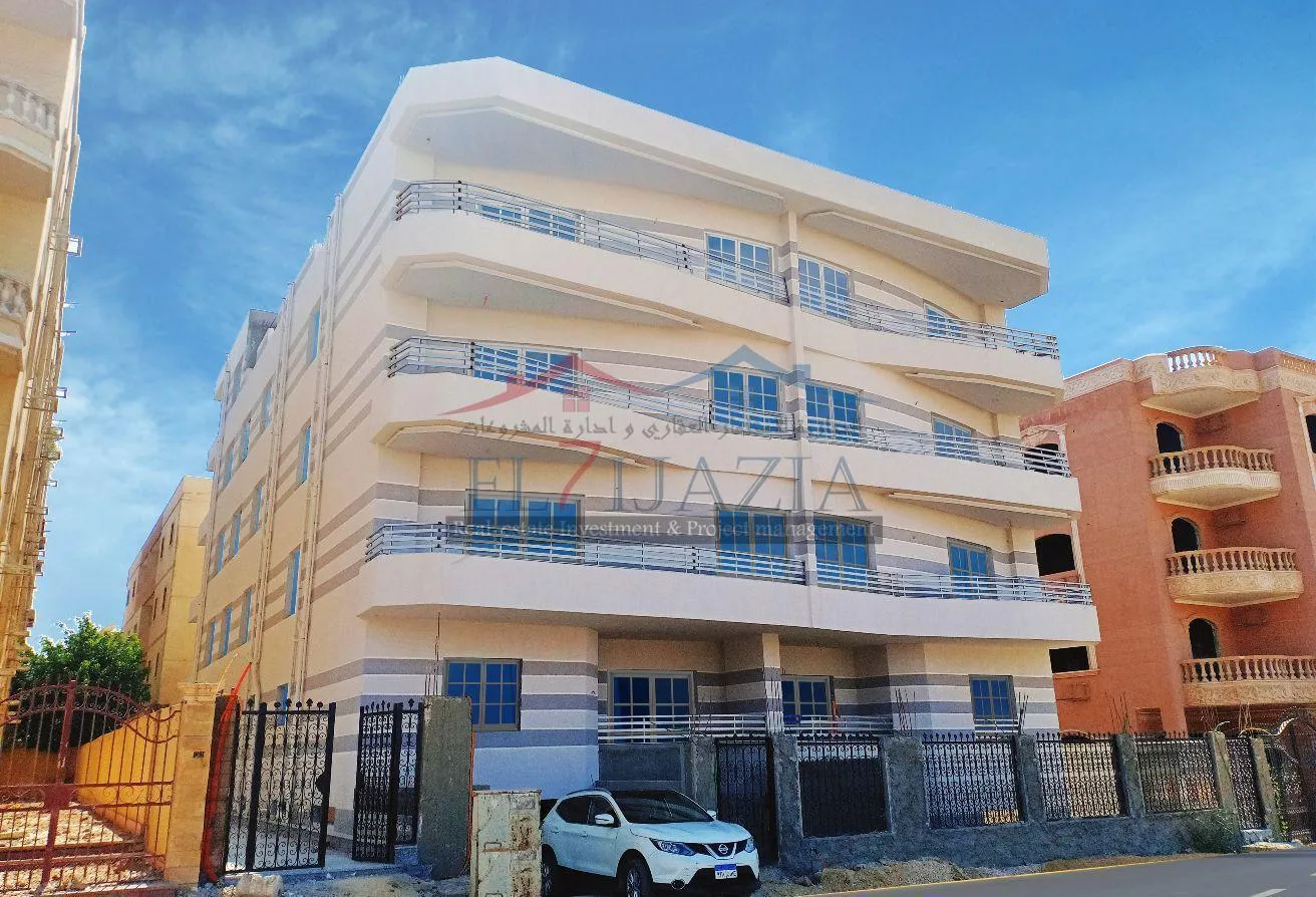 Sale in 1st Neighborhood: استلم فورا شقه 176 م بحري كاش اوبتسهيلات حتى 60شهر