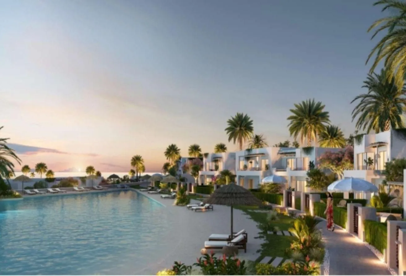 Sale in Seashore: chalet in Hyde Park Ras El Hekma, 9-year plan