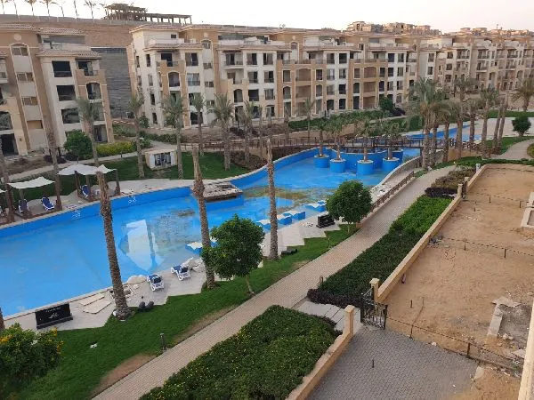 Resale apartment 5 bedrooms in Stone Residence New Cairo