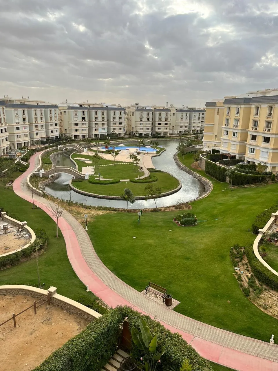 Penthouses For Rent at New Cairo, Mountain View Hyde Park .