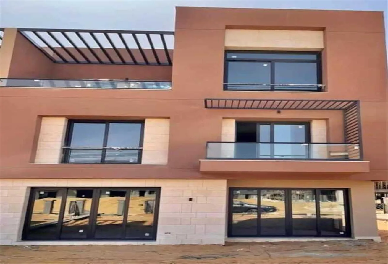 Sale in District 5: Town House Middle for Sale in District 5