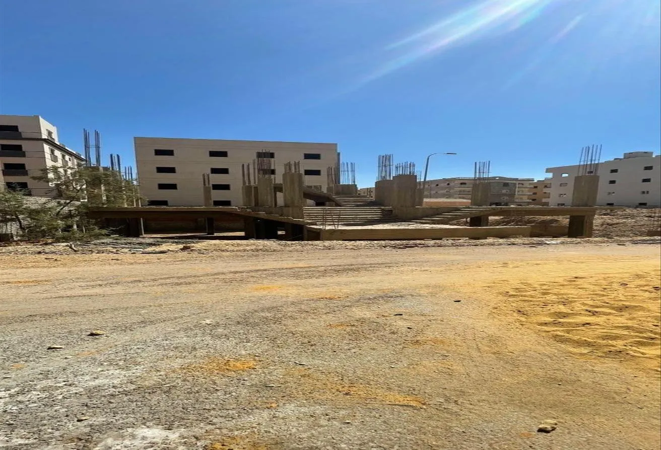 Sale in Touristic 1: عمارة ناصية للبيع في السياحية أ في حدائق أكتوبر