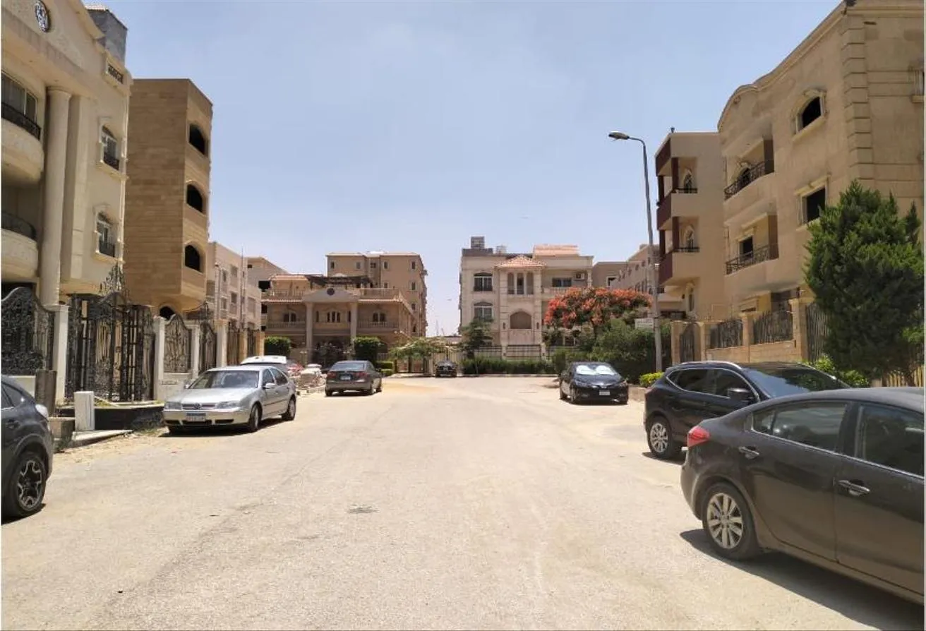 البيع في المنطقة السياحية الأولى: للبيع شقة 182م صافى أراضى مرتفع بجاردن لوكشين مميز 