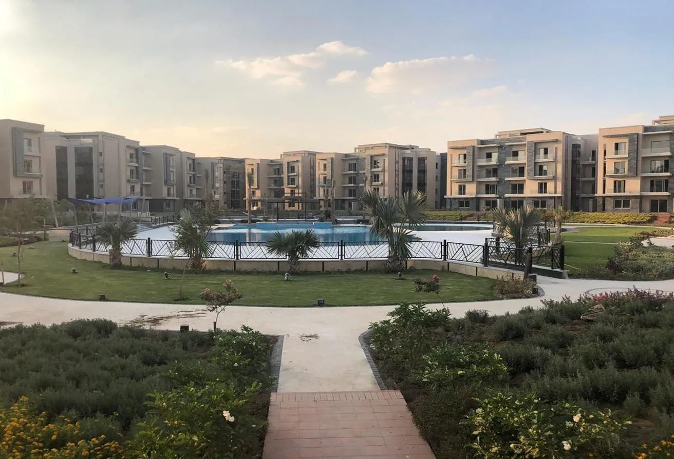 Sale in Galleria Moon Valley: Apartment Ready To move in Galleria New Cairo