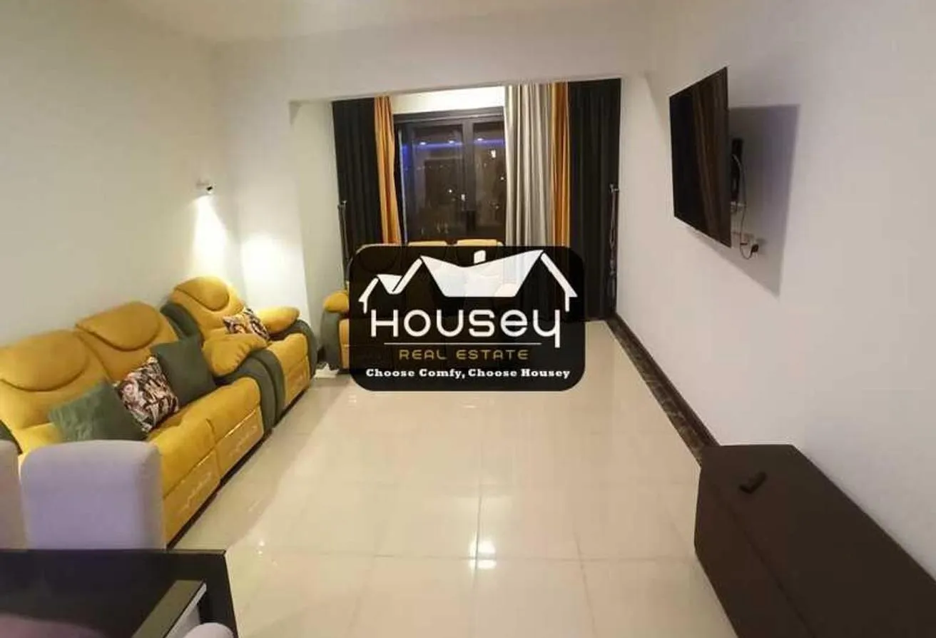 Sale in Porto New Cairo: Office for sale 43 meters on the 90th Street south