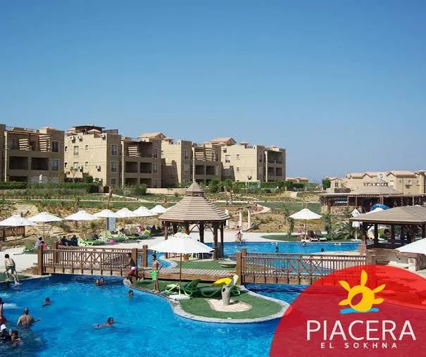 Sale in Piacera: شاليه للبيع في  بياسيرا - السخنه بالفرش والاجهزه
