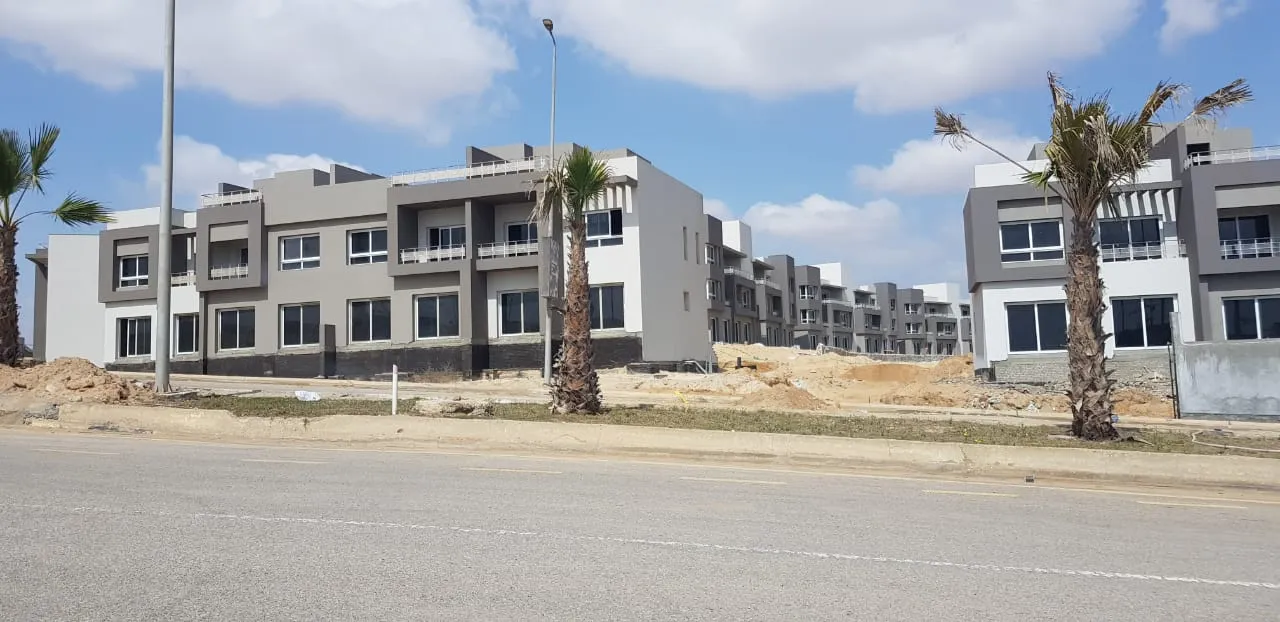 Townhouses For Resale , at Sheikh Zayed, ETAPA , R.T.M