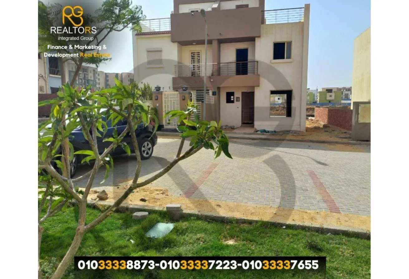 Sale in ECO West: فيلا توين هاوس للبيع 110م كمبوند ايكو ويست