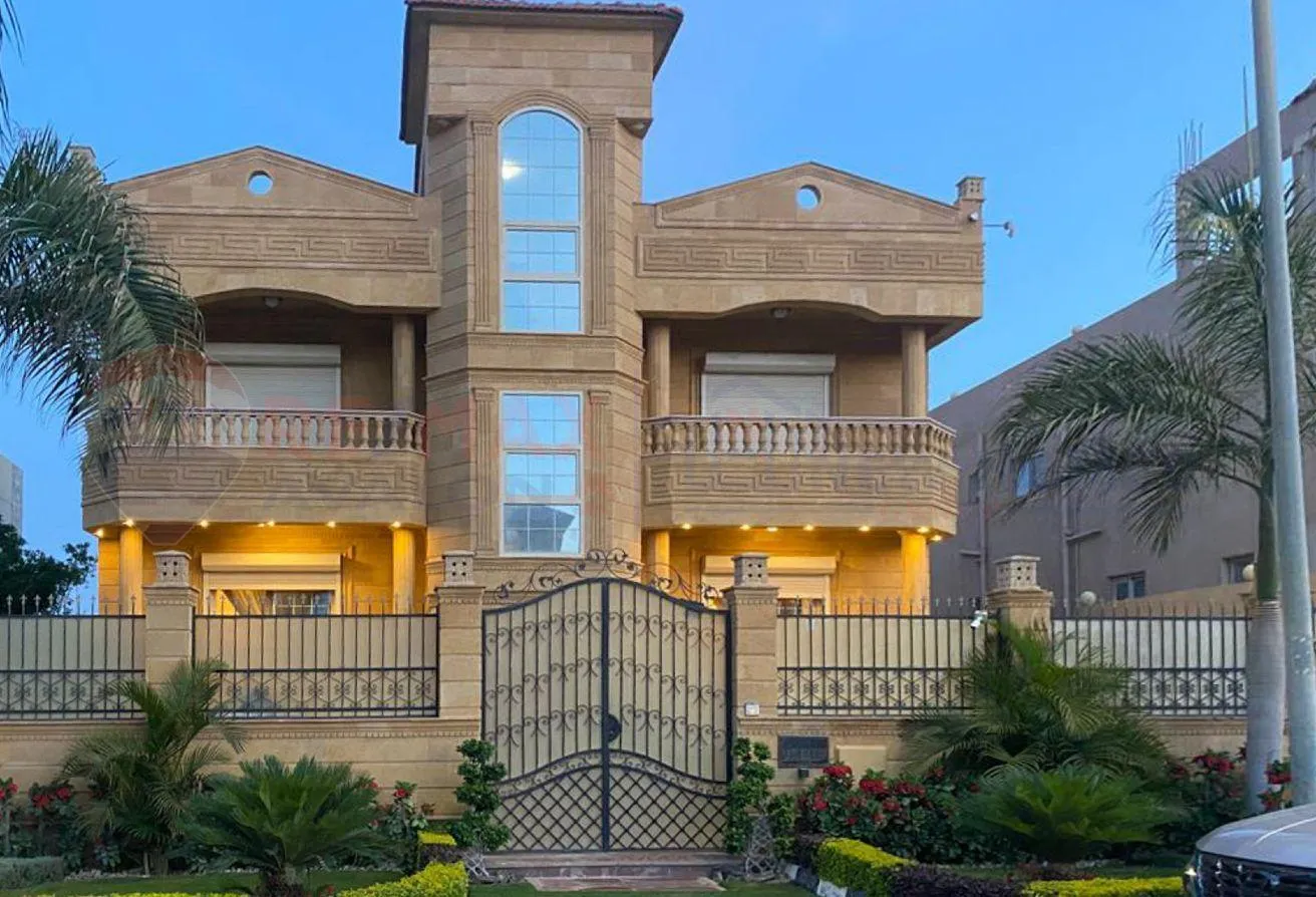 Sale in Lavida Al Bustan: Villa for sale (La Vida Compound) El Bustan
