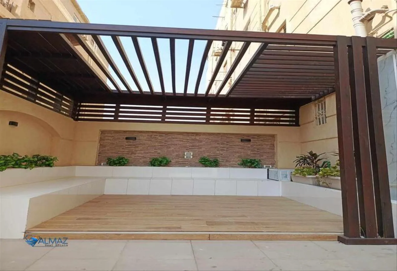 Sale in West Arabella: Furnished apartment for sale in West Arbella