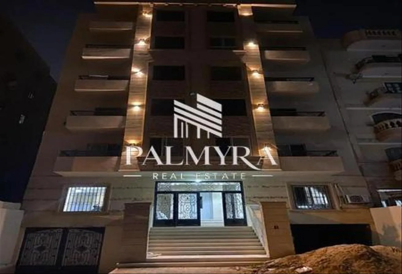 Sale in 4th District: امتلك شقه ارضى مرتفع بحديقه خاصه 145متر 6 اكتوبر