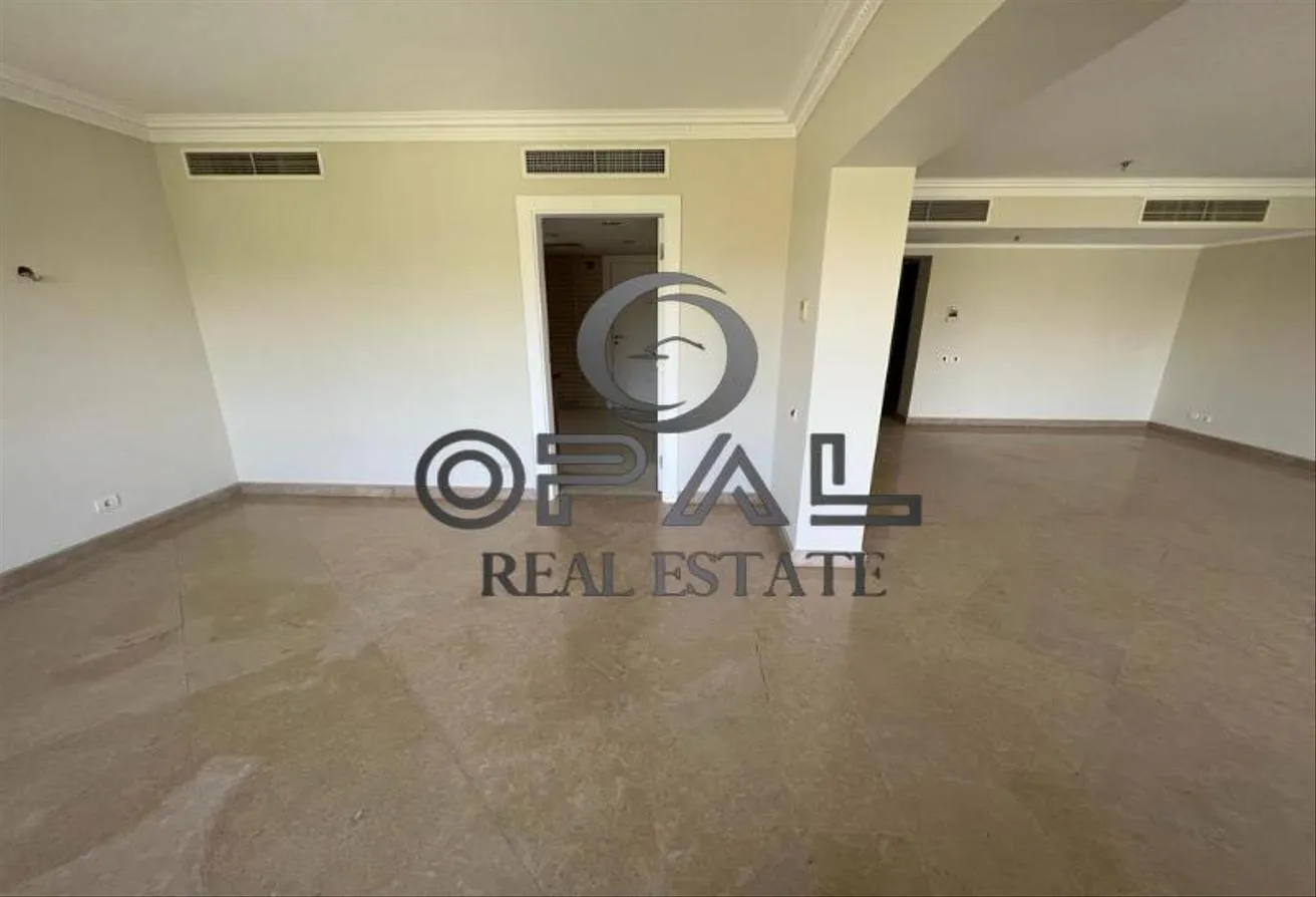 Sale in New Giza: فرصة مميزة للمستثمرين ارض 18.000م للبيع  نيو جيزة