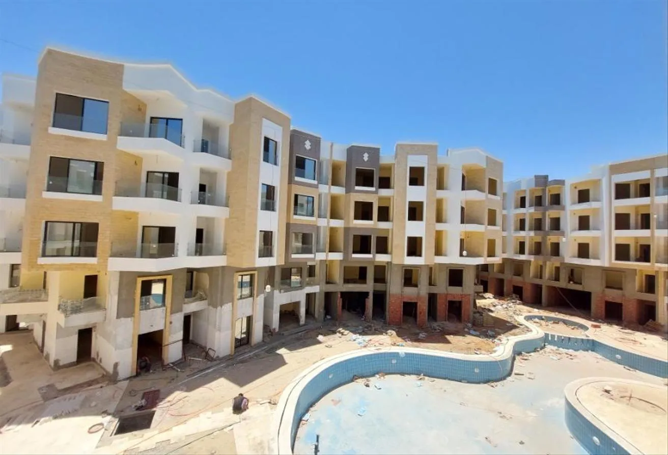 Sale in Aqua Palms Resort: 35% Discount and delivery date after 5 months only