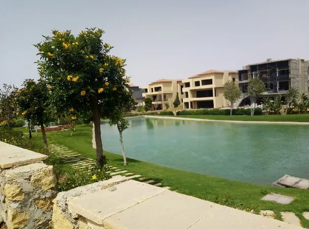 Villas for sale in Lake View with installments