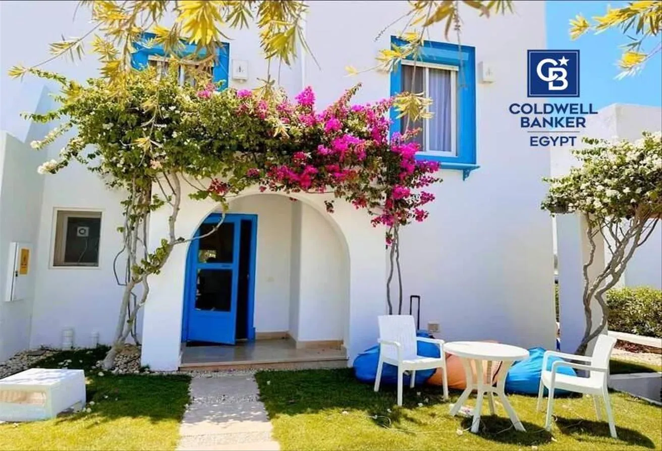 Sale in Skala Mountain View Ras El Hikma: Townhouse + garden 800k dp &amp; 8 years installments