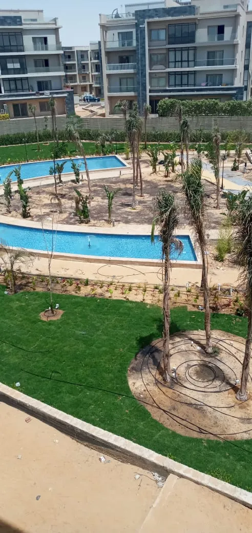 شقة للبيع فى جاليريا مون فالى القاهرة الجديدة