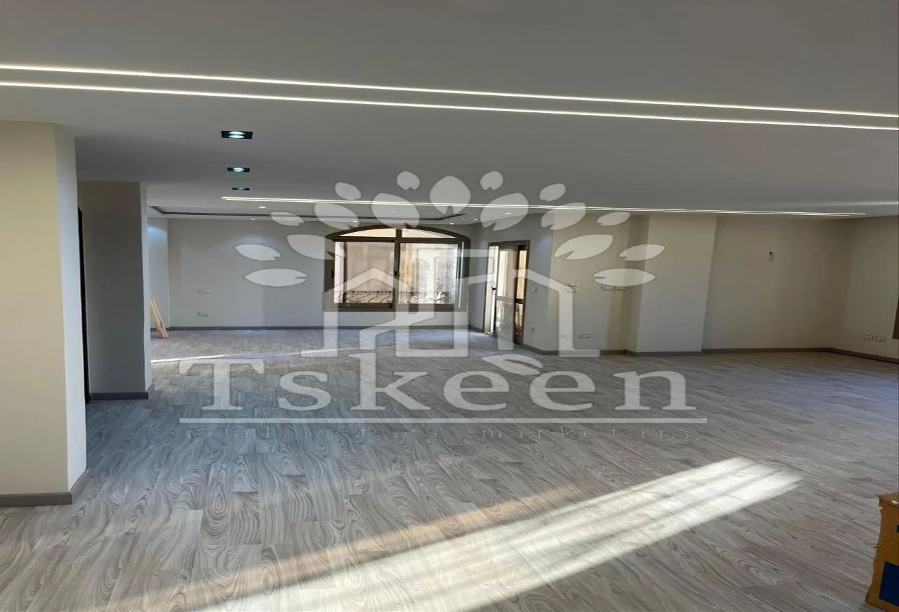 Sale in West Somid Road: Own your shop on the26thof July axis1MMall of Arab