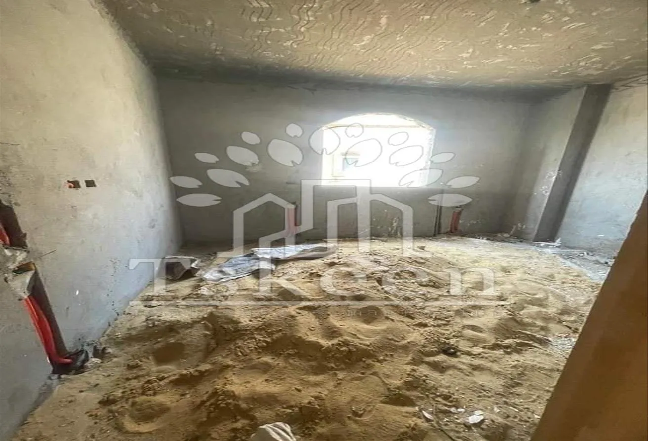 Sale in West Somid Road: Own shop directly in front of West Somid,+10%DIS