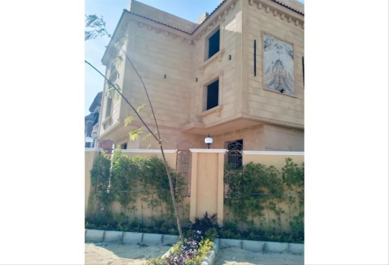 Sale in West Somid Road: للبيع  بتسهيلات فى السداد شقق 210و 195م بغرب سوميد