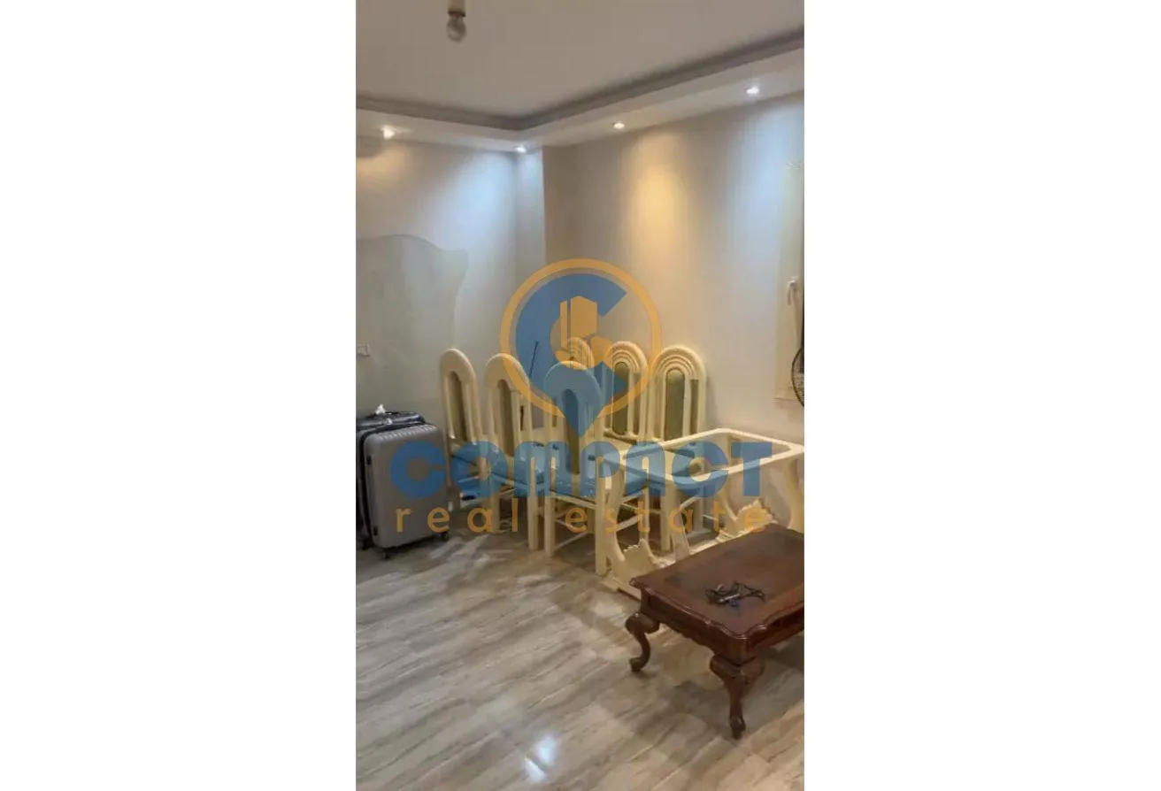 Sale in 7th District: Ground duplex with garden in The 7th District