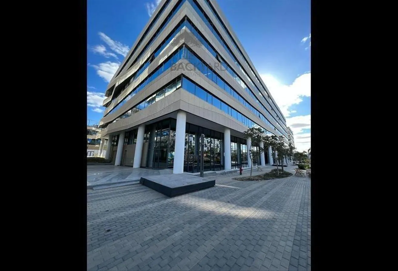Rent in Capital Business Park: Office for Rent in polygon fully finished
