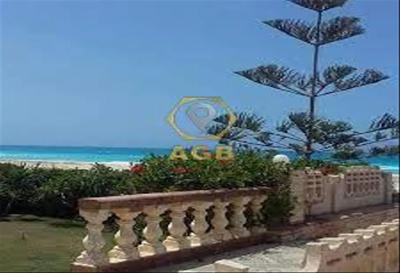 Sale in Riviera: 2 row, 360 sqm villa in the garden of the coas