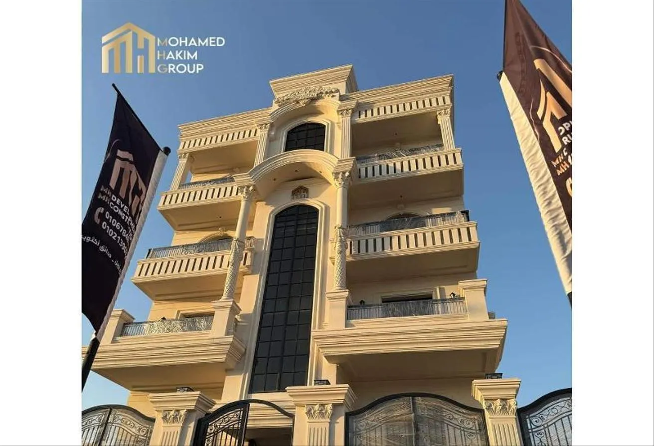 Sale in Ard Al Mokhabarat: دوبلكس معاه جاردن علي طريق الحي الايطالي الرئيسي