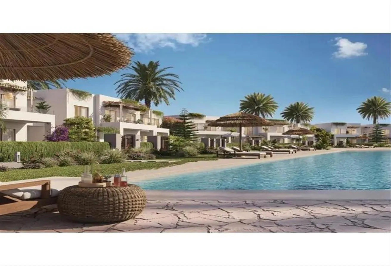 Sale in Seashore: Lagoon view roof chalet in Hyde Park North Coast