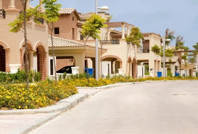 Sale in Marassi: villa foe sale750m 5 brdrooms see view