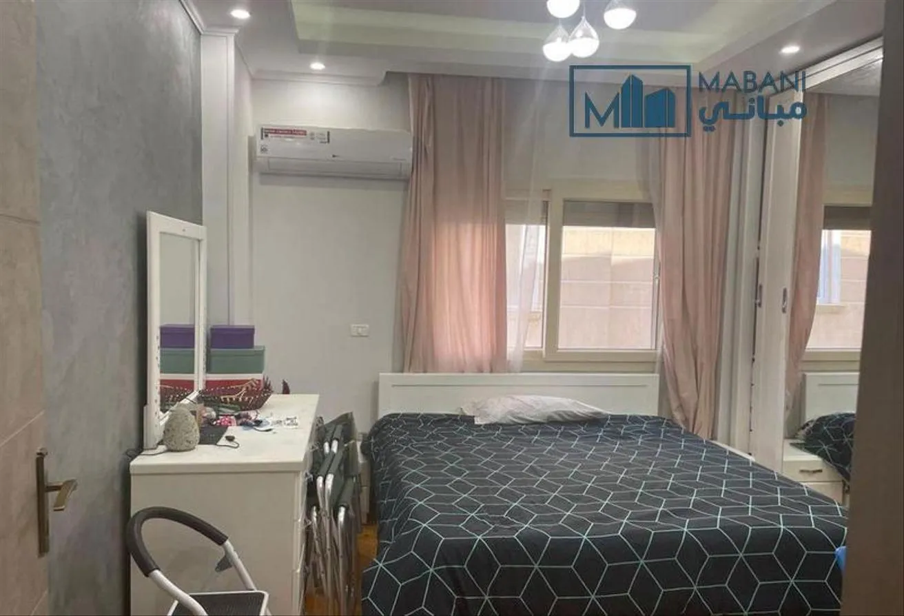 للايجار في ميدان الياسمين: شقه مميزه جدا وفيو رائع جدا في قلب التجمع الخامس 