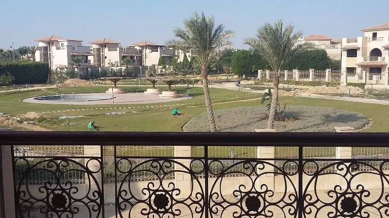 البيع في رويال سيتي: للبيع فيلا800متر - موقع مميز-تشطيب لوكس 