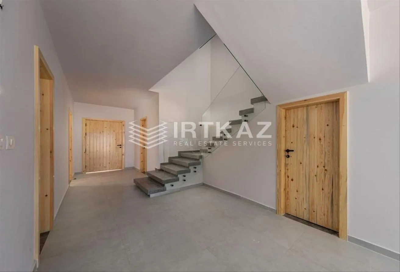 Gallery Image 15