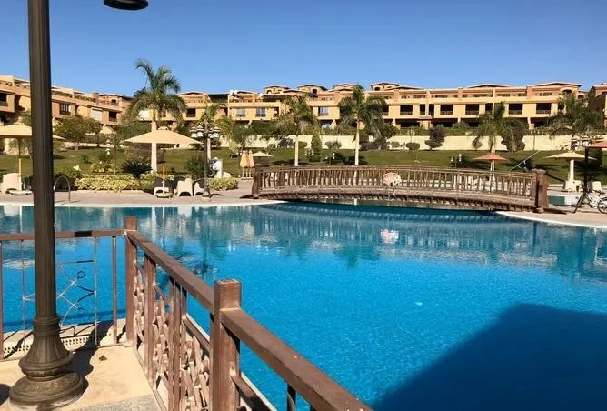 Sale in Pyramids Walk: فيلا توين هاوس للبيع 365م كمبوند بيراميدز ووك