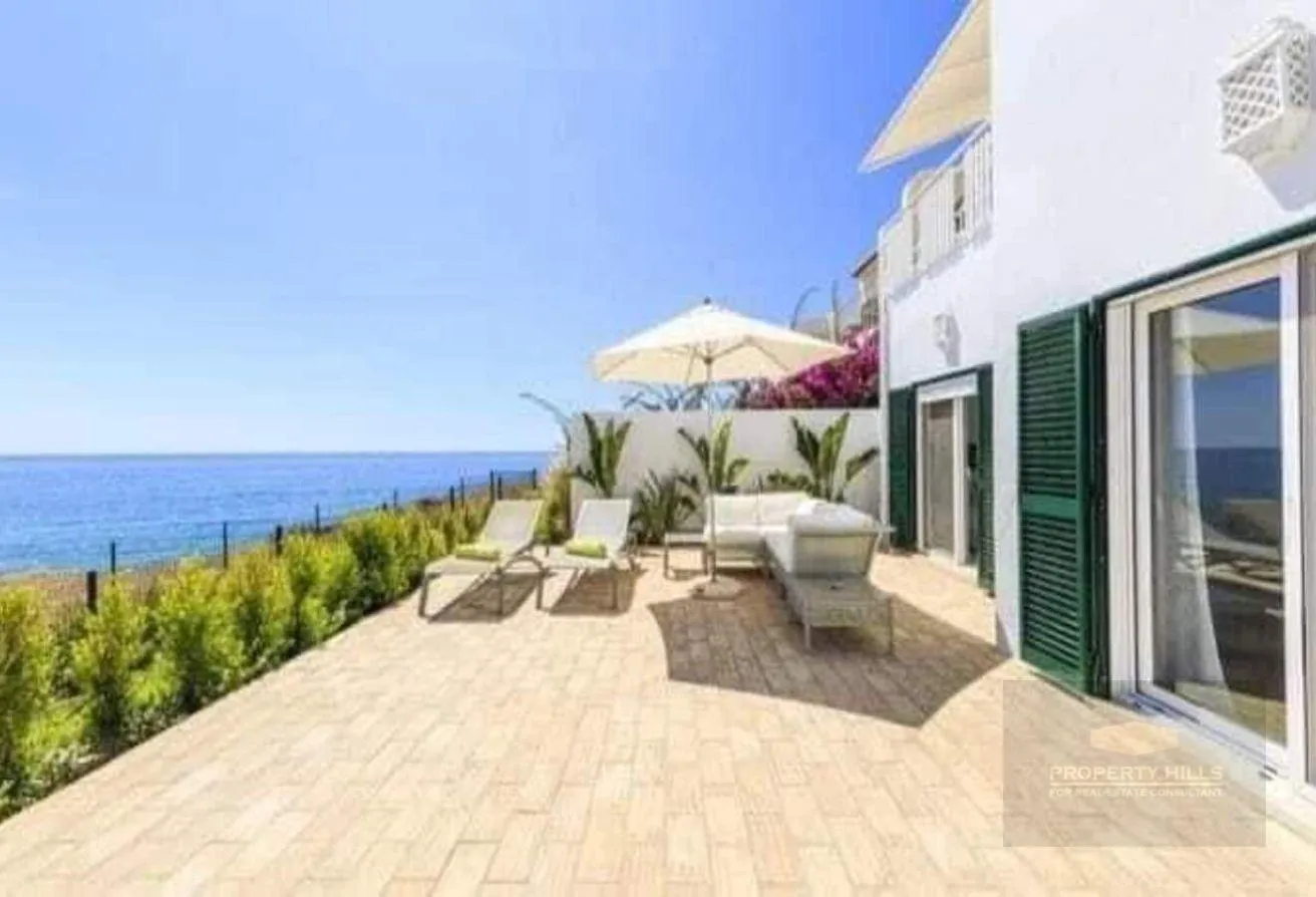 Sale in Diplomatic 2: Finished Villa NorthCoast directly seaview over 8y