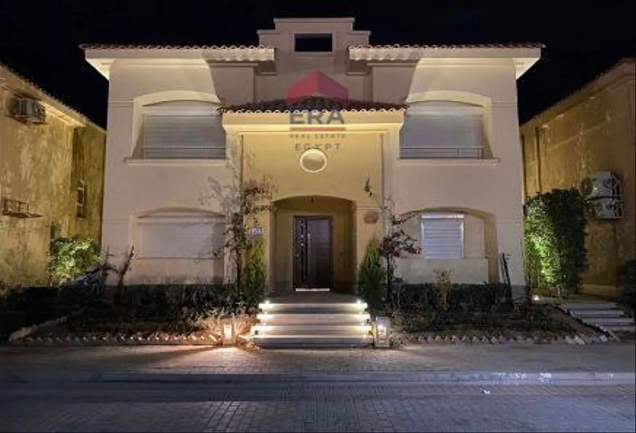 Sale in Telal Al Sokhna: Villa / for sale Beach Front /Telal Sokhna.