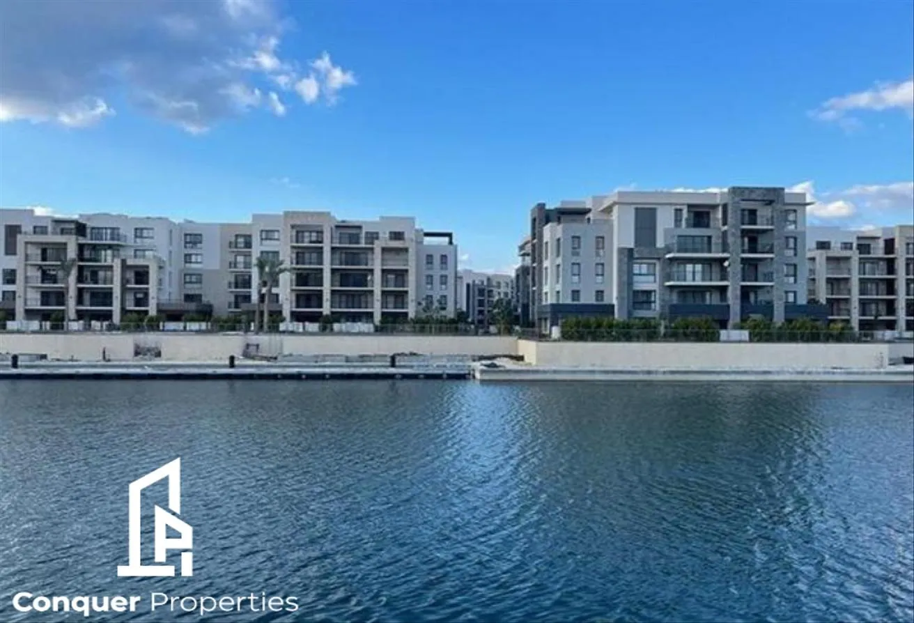 Sale in Marassi: Town House ,sea view, beside marassi, over 8 years