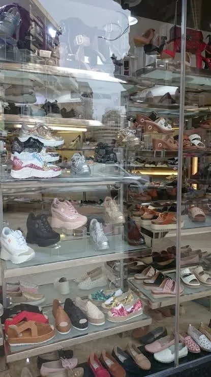 Super deluxe shop for rent in Mohandessin, on the main Syria St