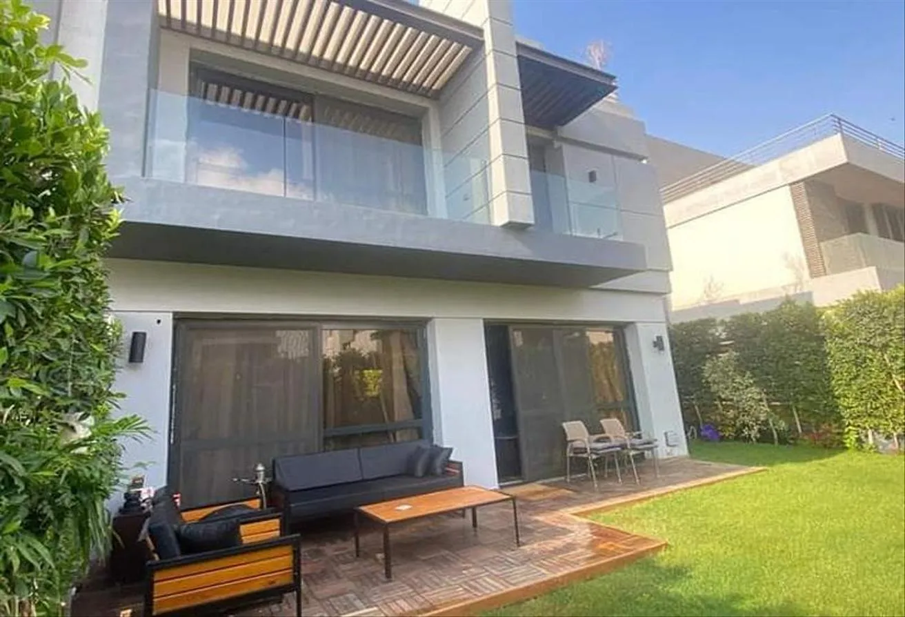 Rent in Patio Al Zahraa: تاون هاوس للايجار في الشيخ زايد.       .