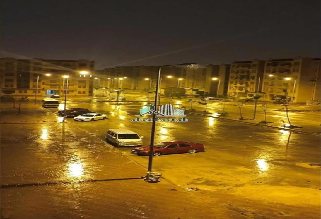Sale in Hadayek October: شقة كمبوند حدائق النصر حدائق أكتوبر