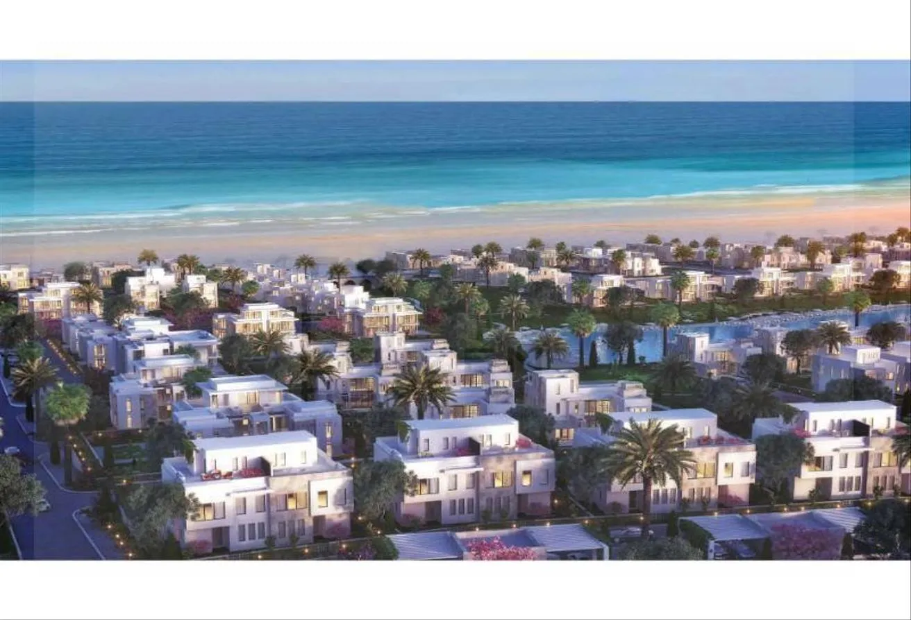Sale in Solare: Resale Cabin with Lagoon &amp; Sea Views in Solare