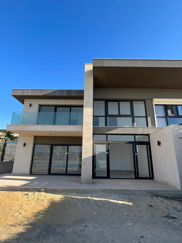 Fully Finished Twin House for Resale at North Coast, Swan Lake