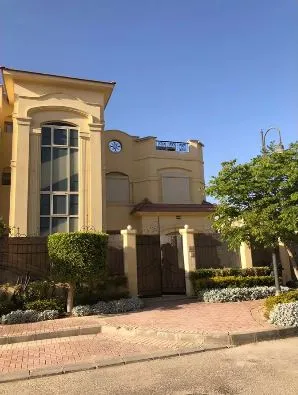 Sale in Fountain Park: VILLA READY TO MOVE IN NEW CAIRO PRIME LOCATION