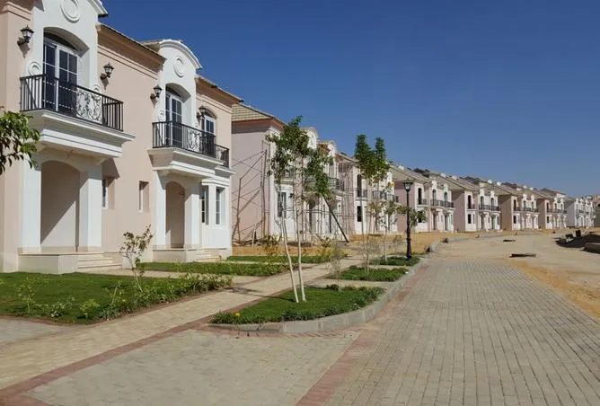 Town House Corner resale at Compound Layan Residence New Cairo
