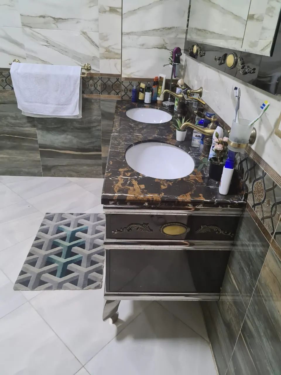 Sale in Fountain Park: Stand Alone L603m. For Sale in Fountain park