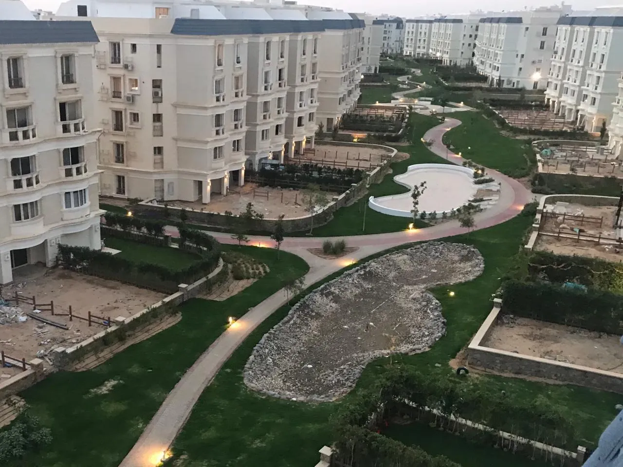 بنتهاوس متشطب بالكامل للبيع في القاهرة الجديدة ماونتن فيو هايد بارك