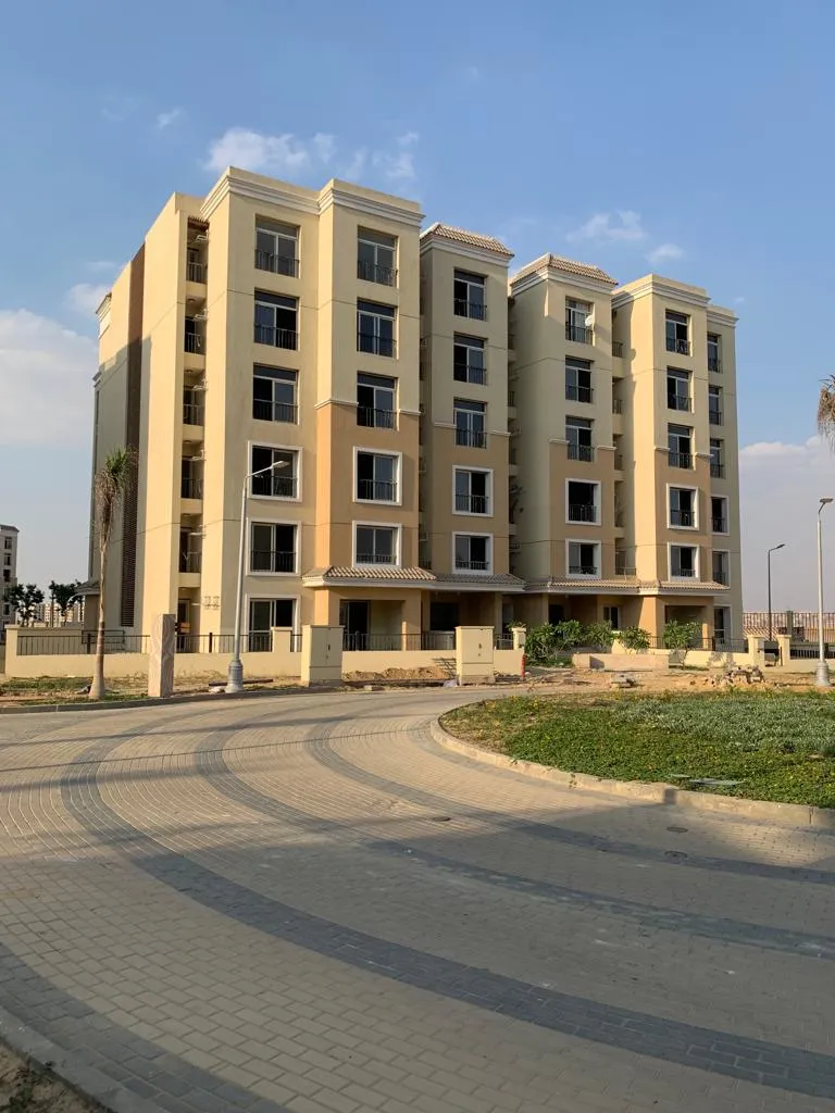 شقة نصف تشطيب 148 متر للبيع فى سراى القاهرة الجديدة