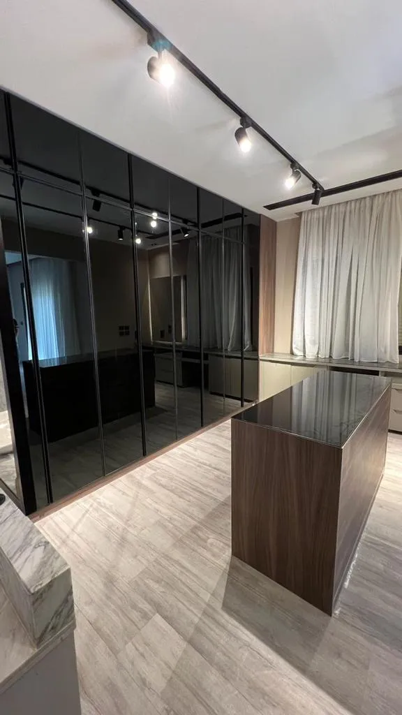 Gallery Image 10