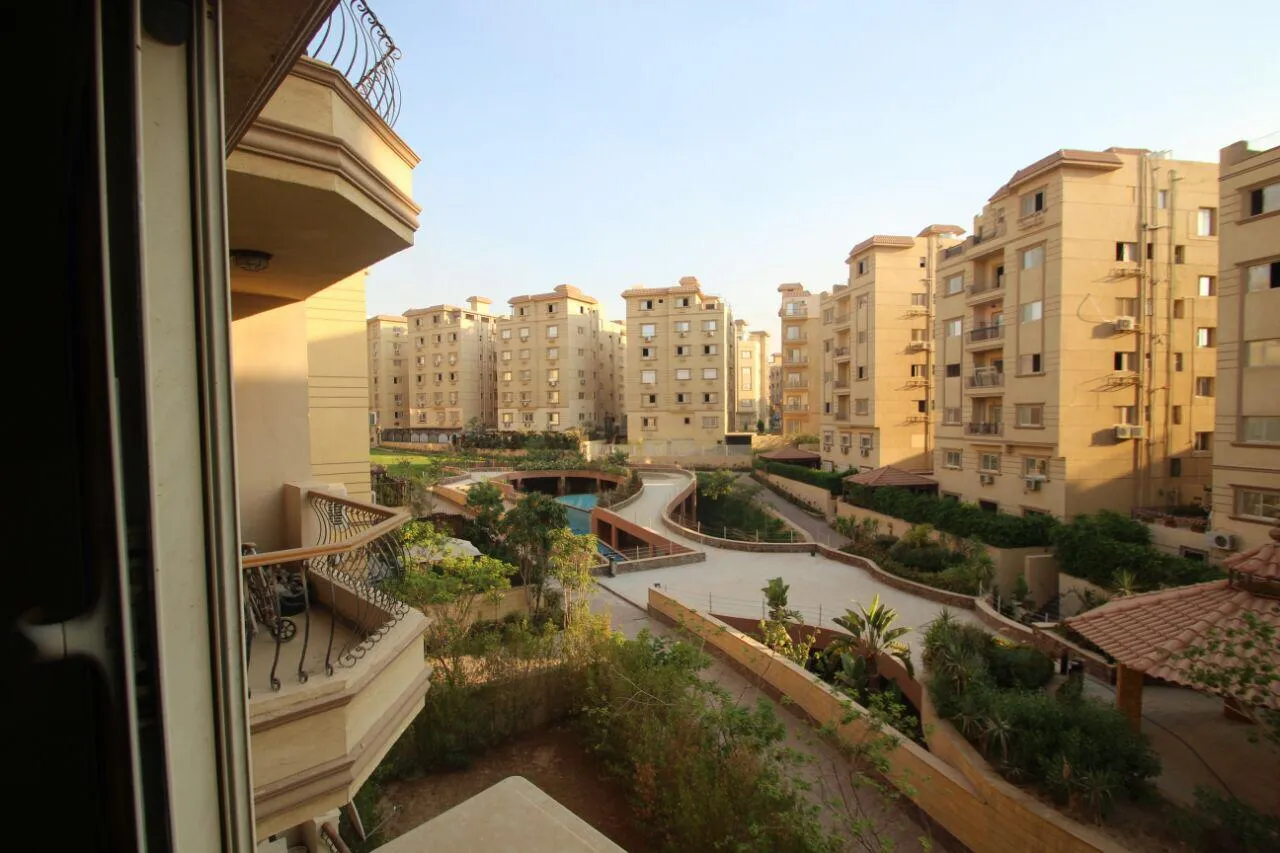 Rent in Family City: unit with swimming pool Key is available any time